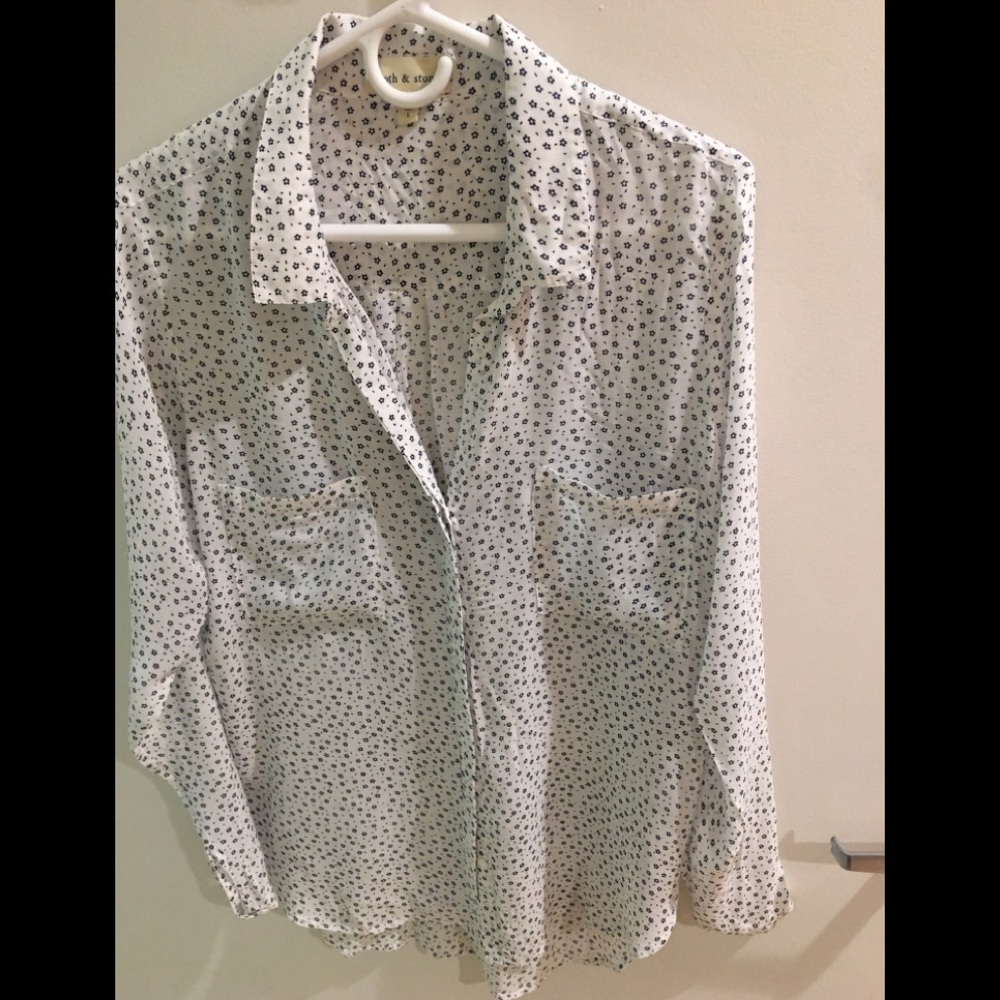 Women’s cloth & stone button down. Extra long